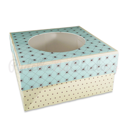 Dortová krabice s puntíky a okénkem  28x28x14 cm (minimální odběr 5ks)